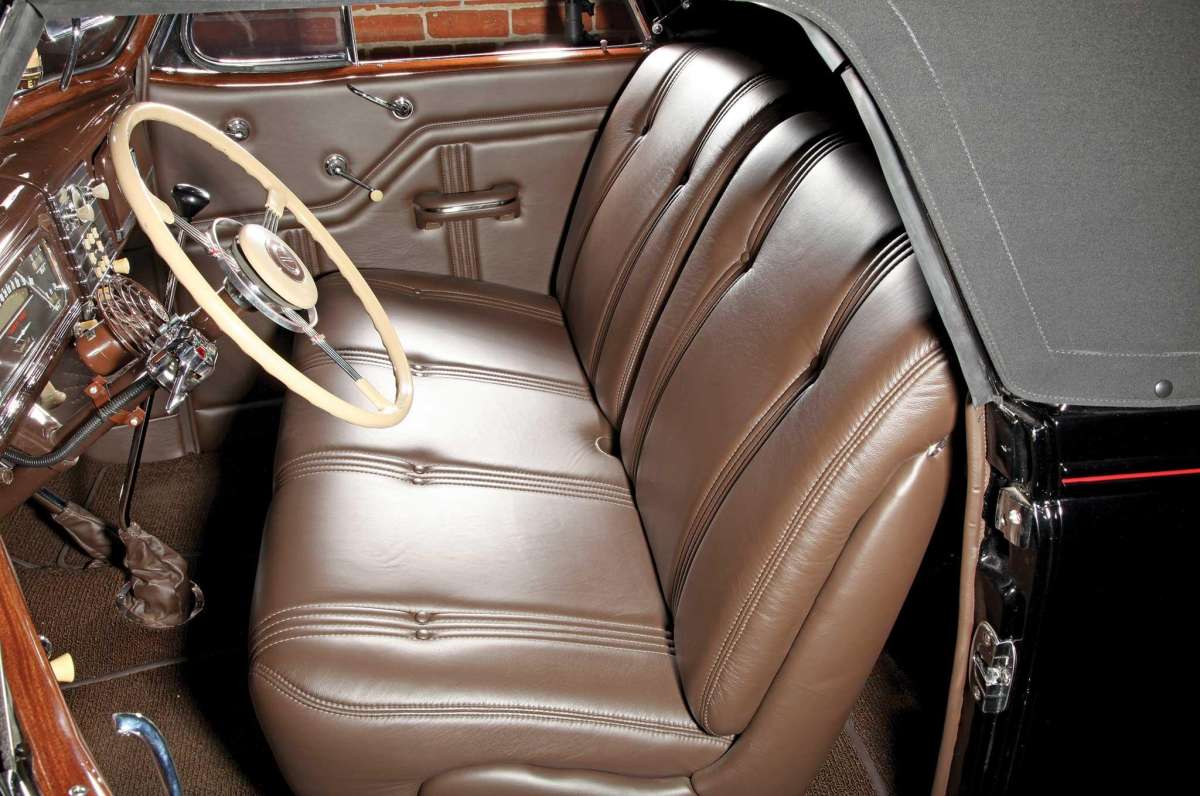 Attached picture 38-cabriolet-seat.jpg