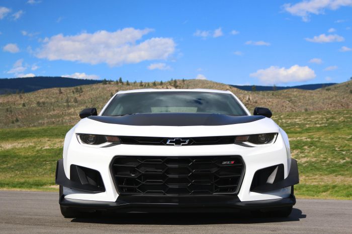 Attached picture 2018-chevrolet-camaro-zl1-1le-10.jpg